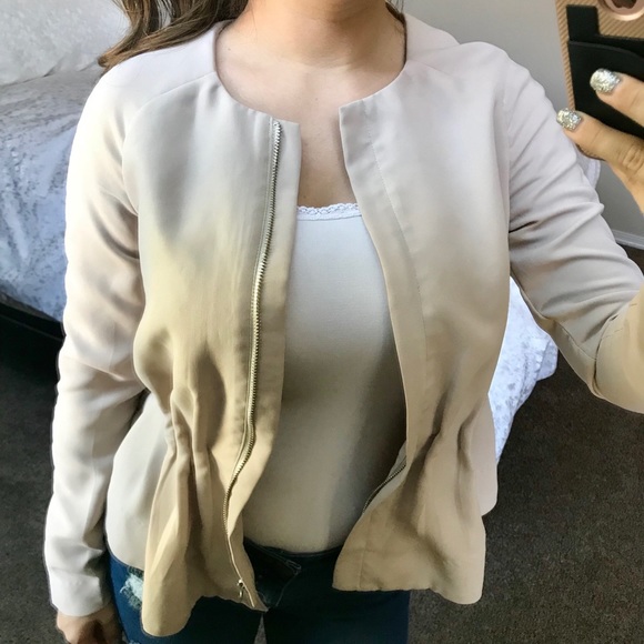 Beige Peplum Blazer - Picture 4 of 8